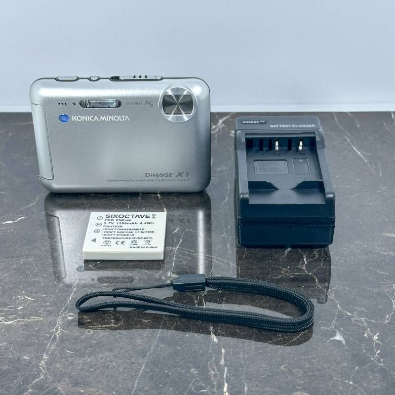 超美品】Konica Minolta DiMAGE X1 シルバー 800万画素 超薄型