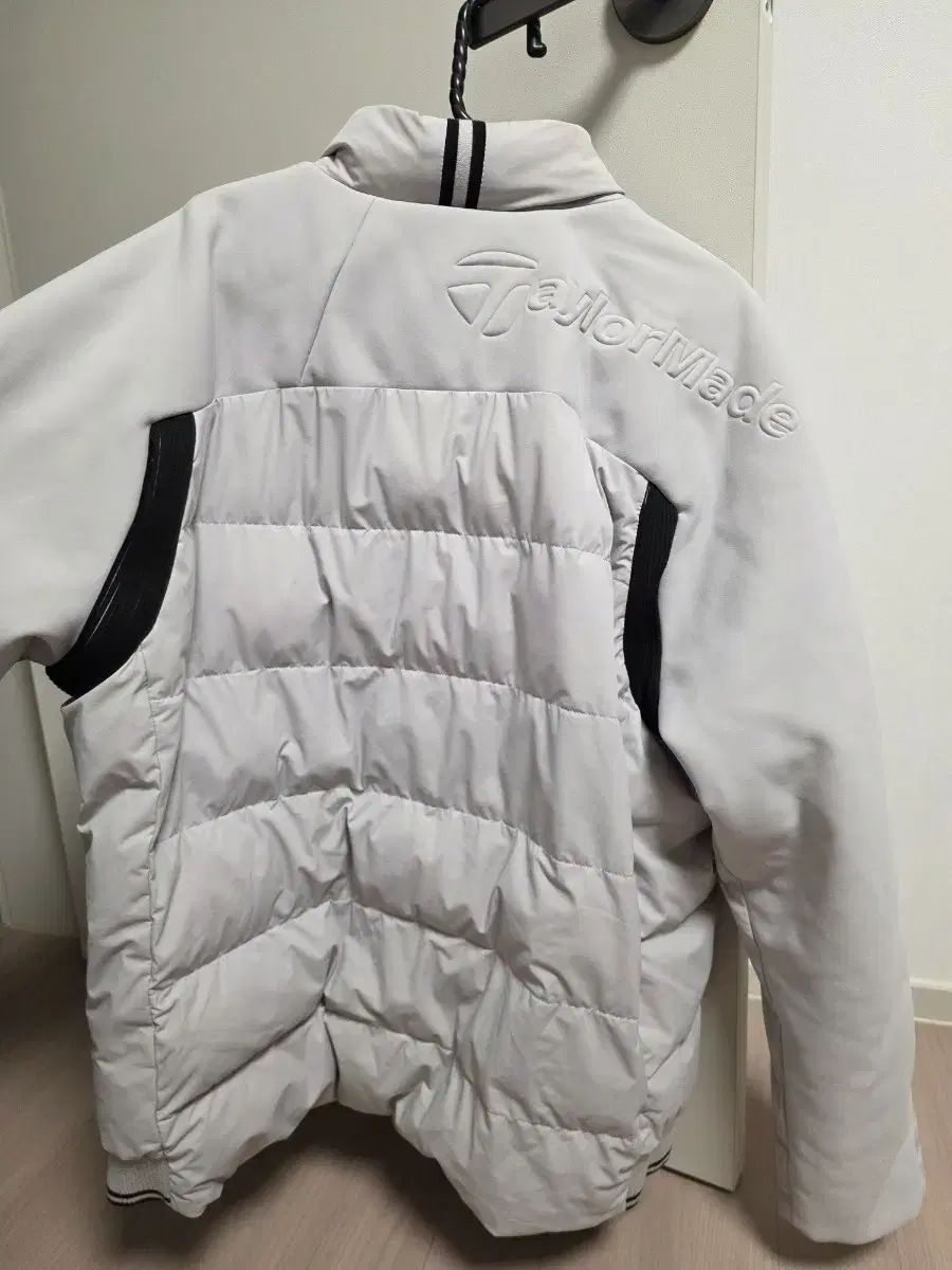 テーラーメイド ダウン ジャケット