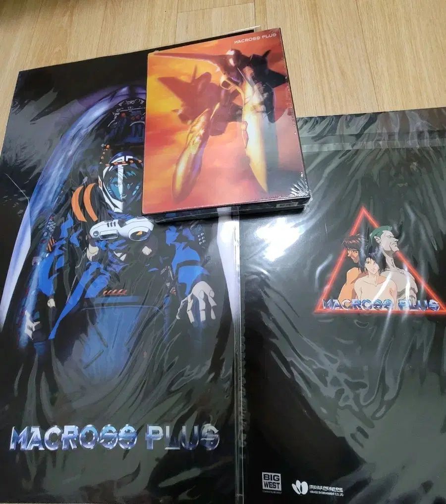 ブルーレイ マクロスプラス 4 OVA MOVIE 2 disc レンチキュラーカード スチールブック