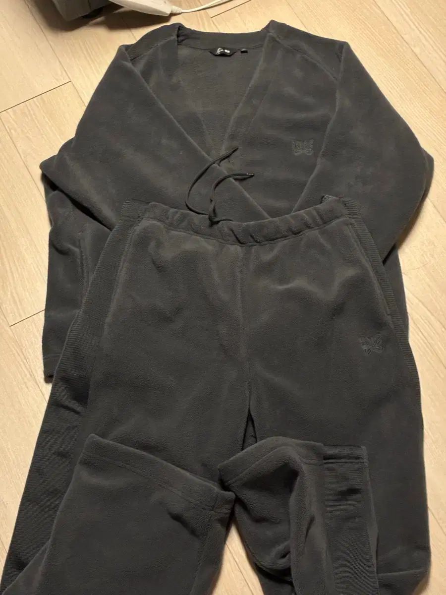 XL ユニクロxニードルズ グレー セットアップ - メルカリ