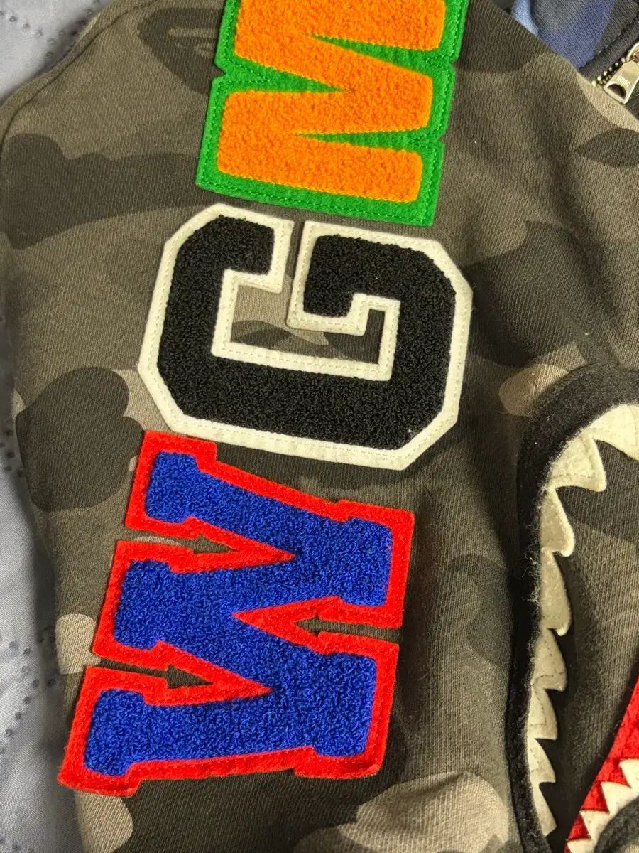 アベイシングエイプ セパレート シャークフーデッド s