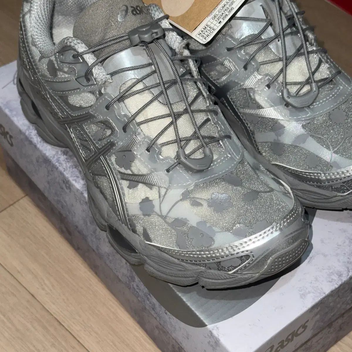 アシックス x セシリーバンセン ゲルキュー16 グレイシア