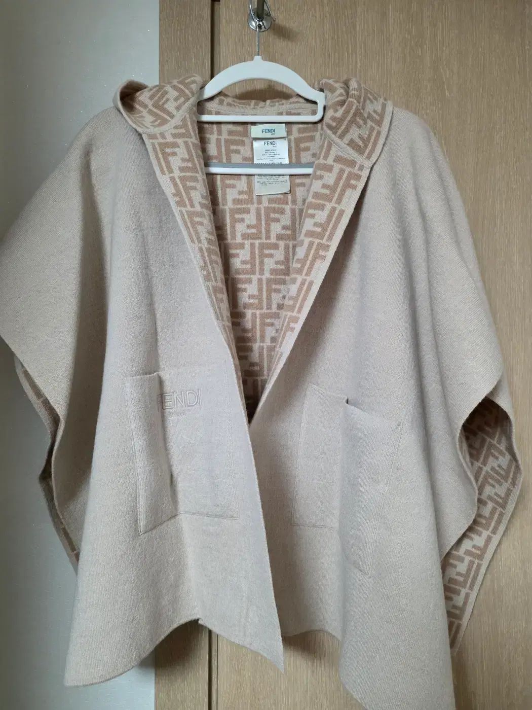  FENDI フェンディ キッズ リバーシブル フード ケープ ベージュ JFQ 057 ポンチョ 長袖 カーディガン ボレロ アンサンブル