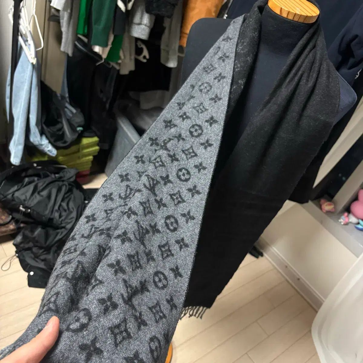 モデル Louis Vuitton ルイヴィトン グラデーション リバーシブル モノグラム マフラー