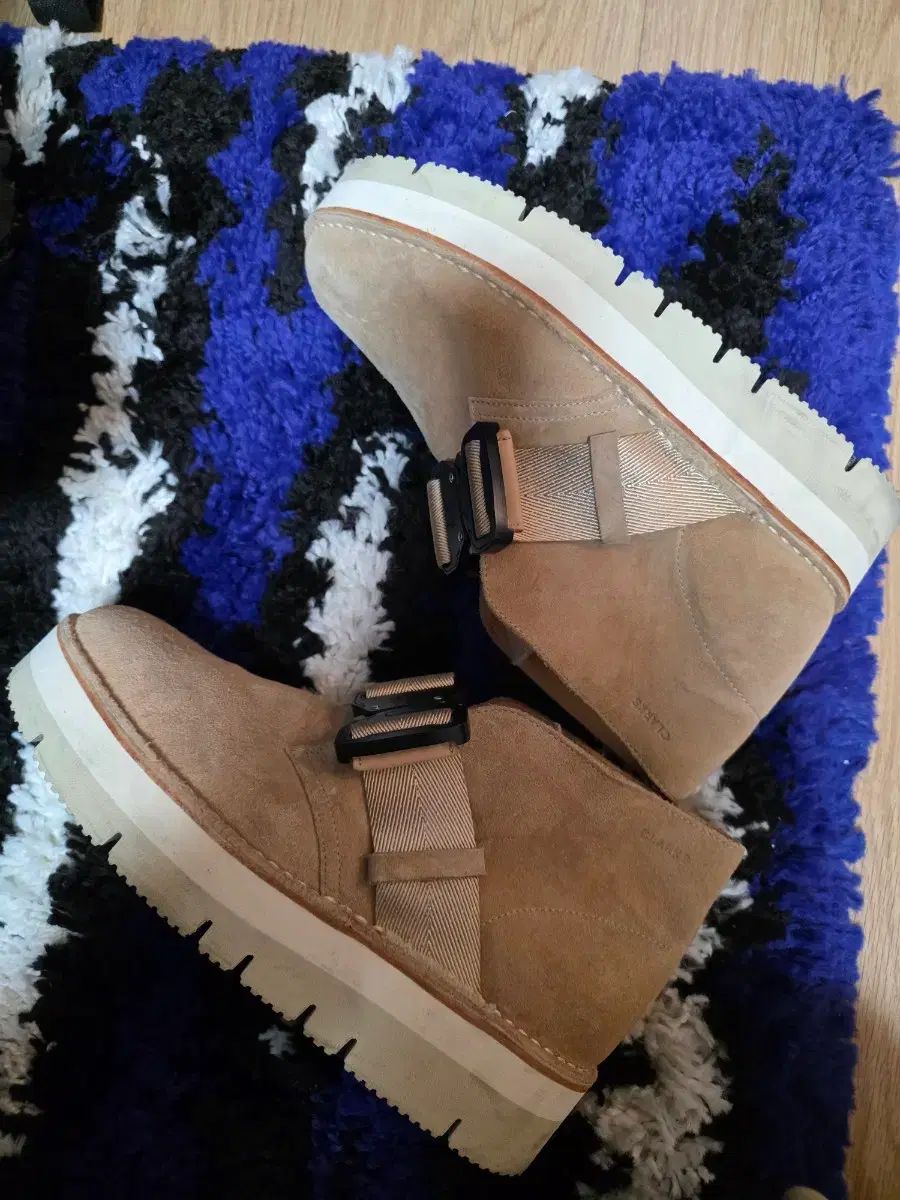  クラークス デザート ストラップ ビブラムソール その他 ブーツ 革靴