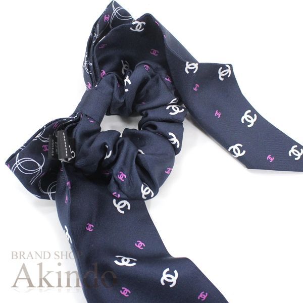 シャネル シュシュ シルク リボン ヘアアクセ ココマーク ネイビー CHANEL レディース バッグチャーム 腕輪 ファッションアイテム オシャレ 記念日 便利 ブランド プレゼント ギフト ヘアゴム シュシュ ヘアアクセサリー