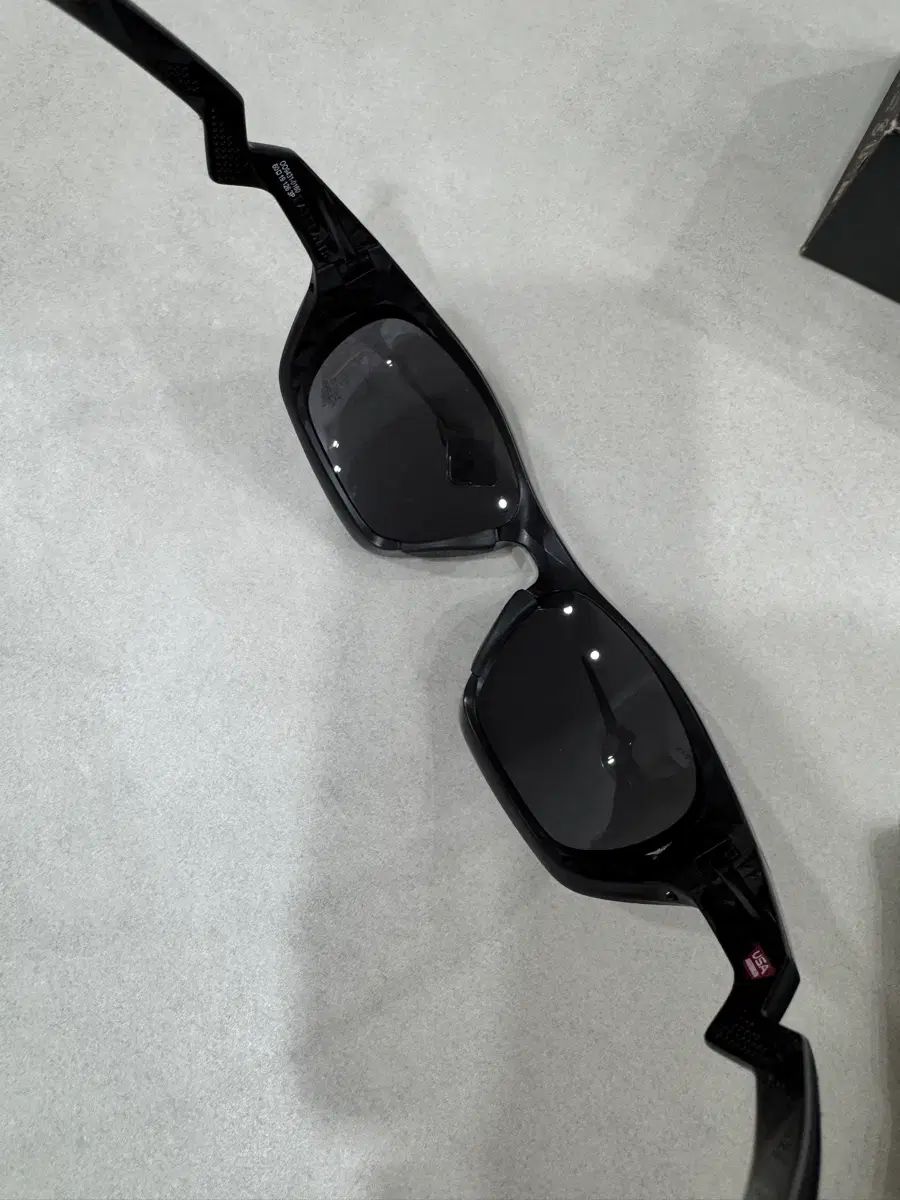 サングラス オークリー ラテラルリス プリズム ブラック 偏光