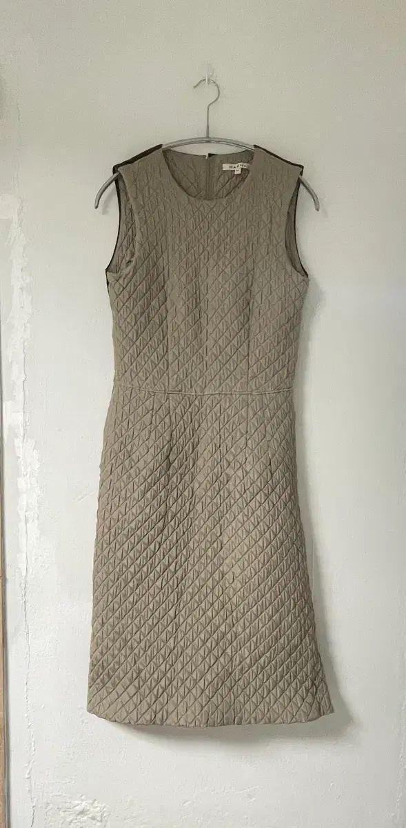 HACHE キルティング ノースリーブ ONE PIECE 55