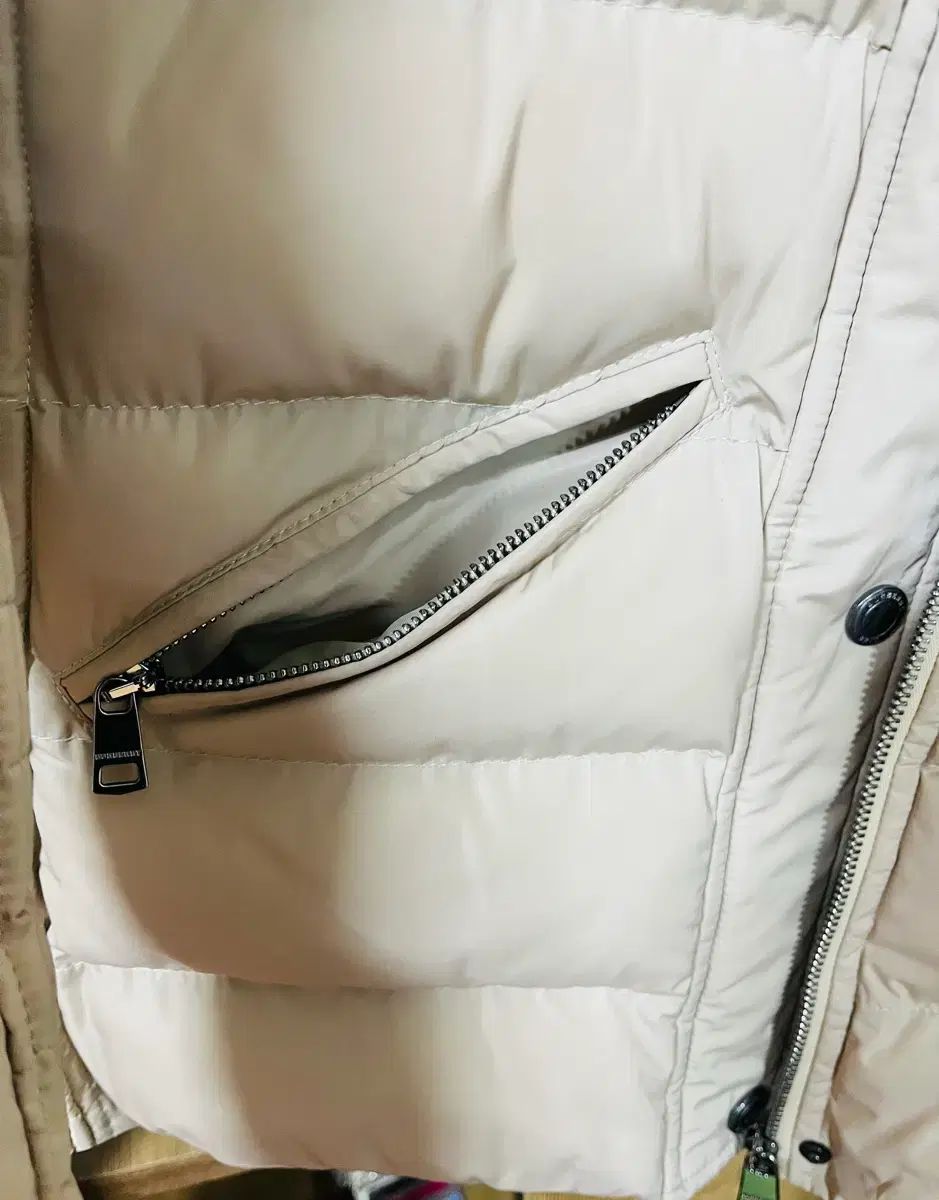 バーバリー アイボリー ファー フード ダウン