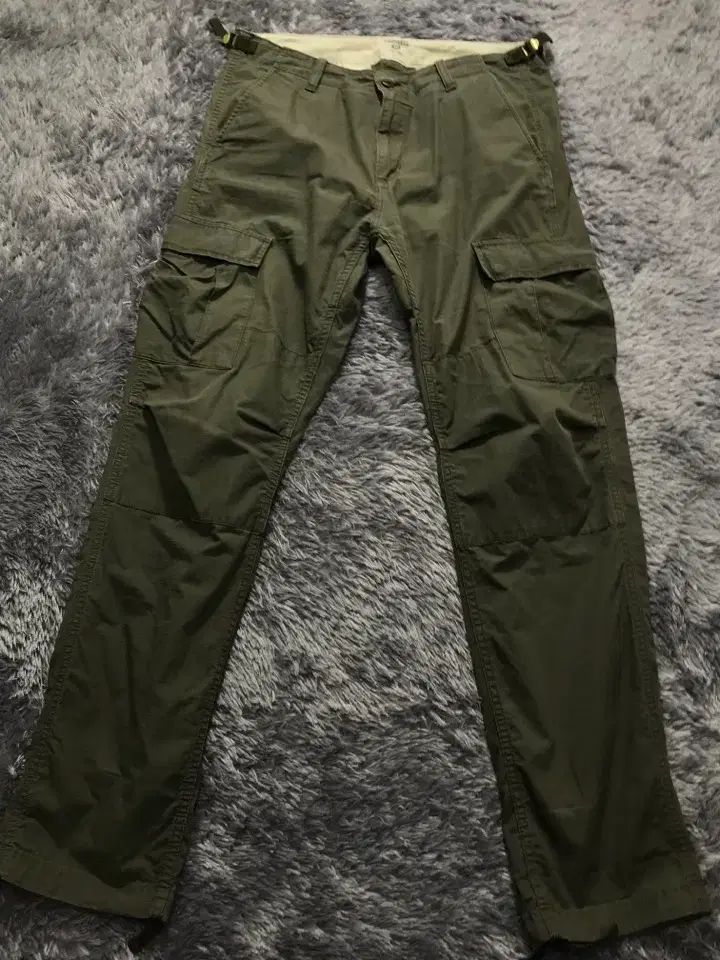 32 X A級 カーハート WIP エビエーション カーゴ パンツ