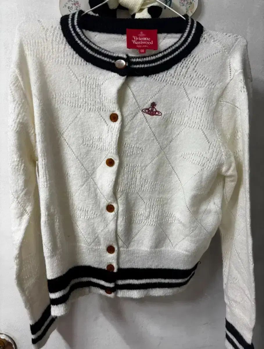 VIVIENNE WESTWOOD 白 ニット カーディガン - メルカリ