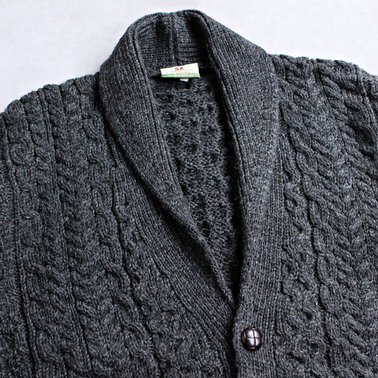 CARRAIG DONN】アイルランド製 ケーブル編みニット ショールカラー