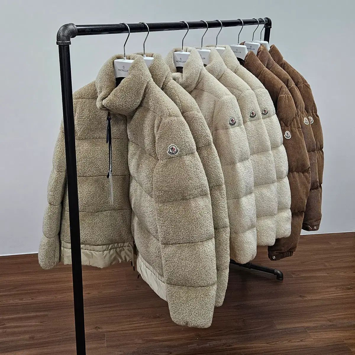 ダウン ベージュ