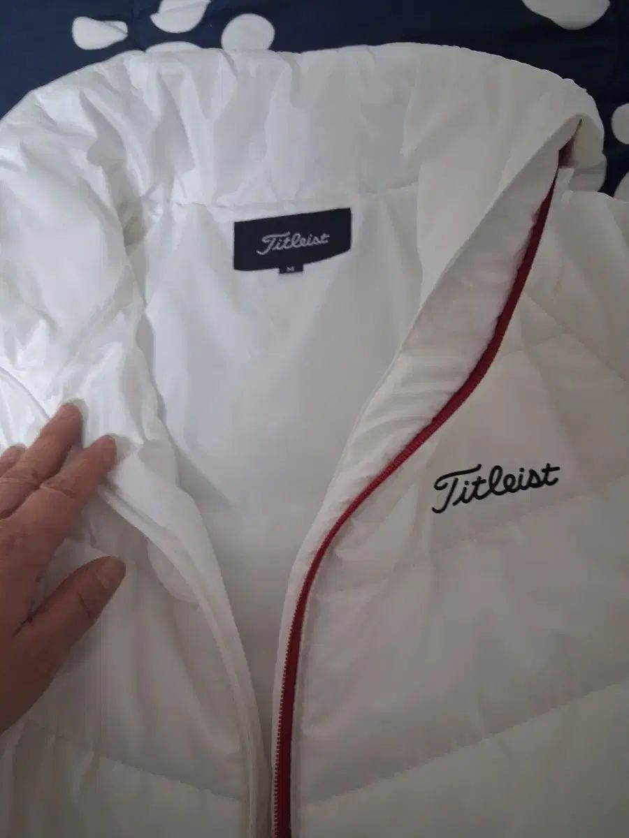 タイトリスト 白 軽量 ダウン ジャケット - メルカリ
