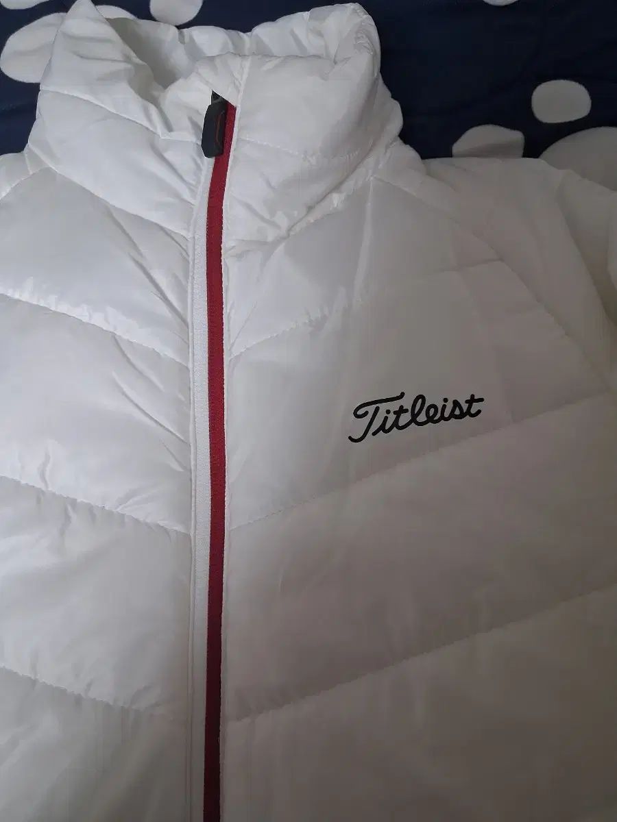 タイトリスト 白 軽量 ダウン ジャケット - メルカリ