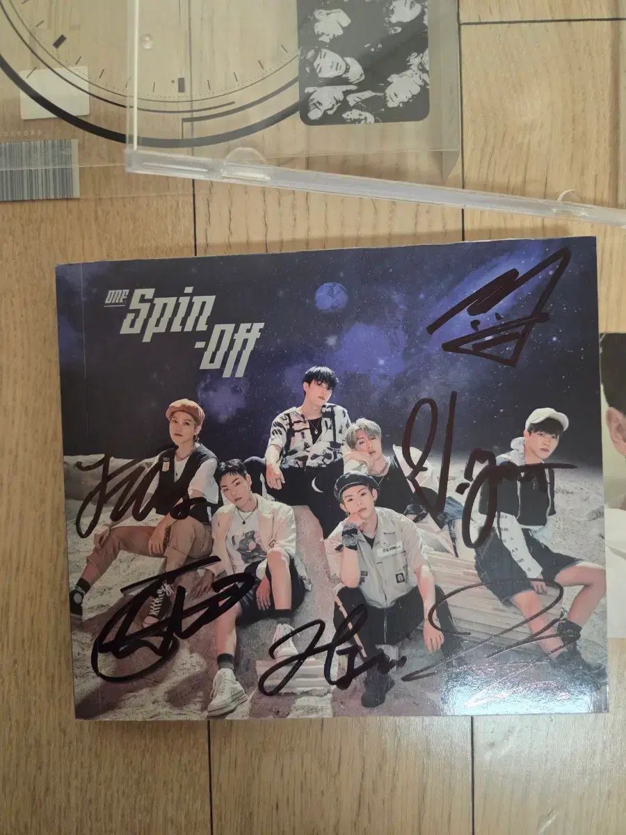 ONF（オンエンオフ・オネノプ）スピンオフ サイン入り アルバム - メルカリ