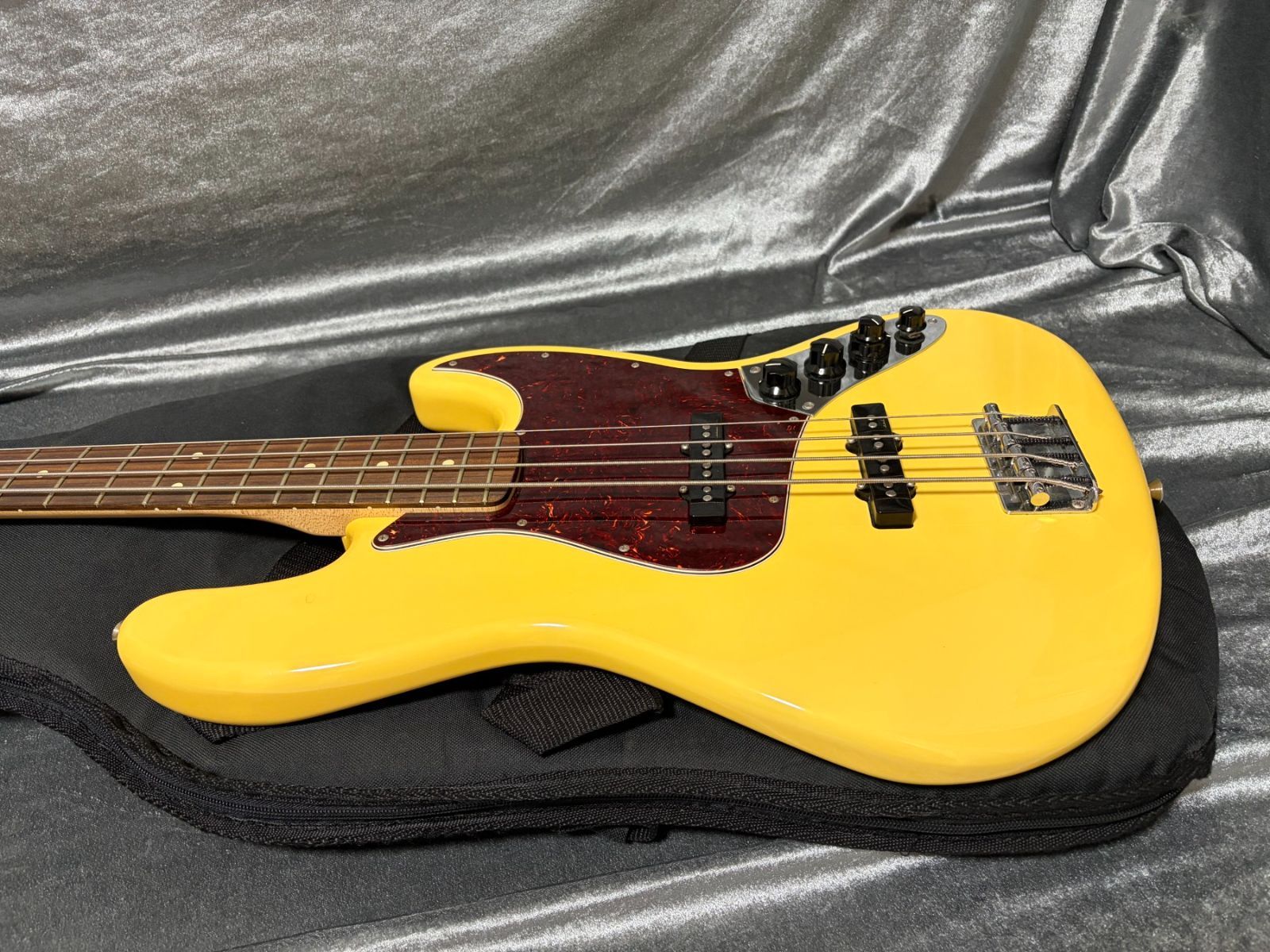 Fender Mexico Deluxe Active Jazz Bass フェンダー・メキシコ