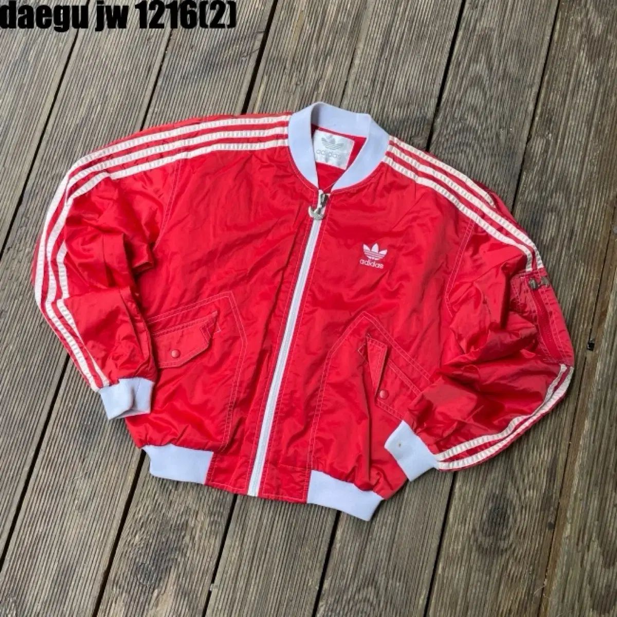 アディダス 赤 3本線 トラック ジャケット s - メルカリ