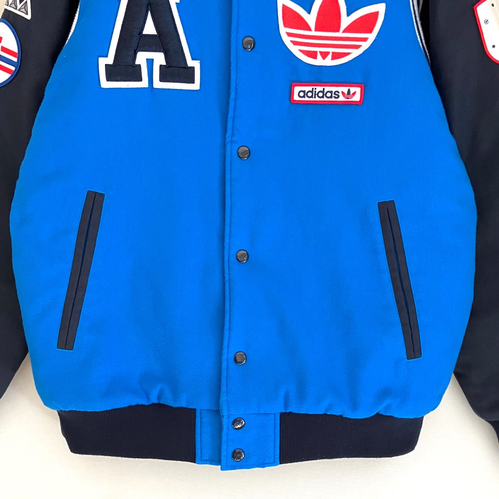 adidas アディダス キルティングセットアップ　センターロゴ adidas アディダス キルティングセットアップ センターロゴ