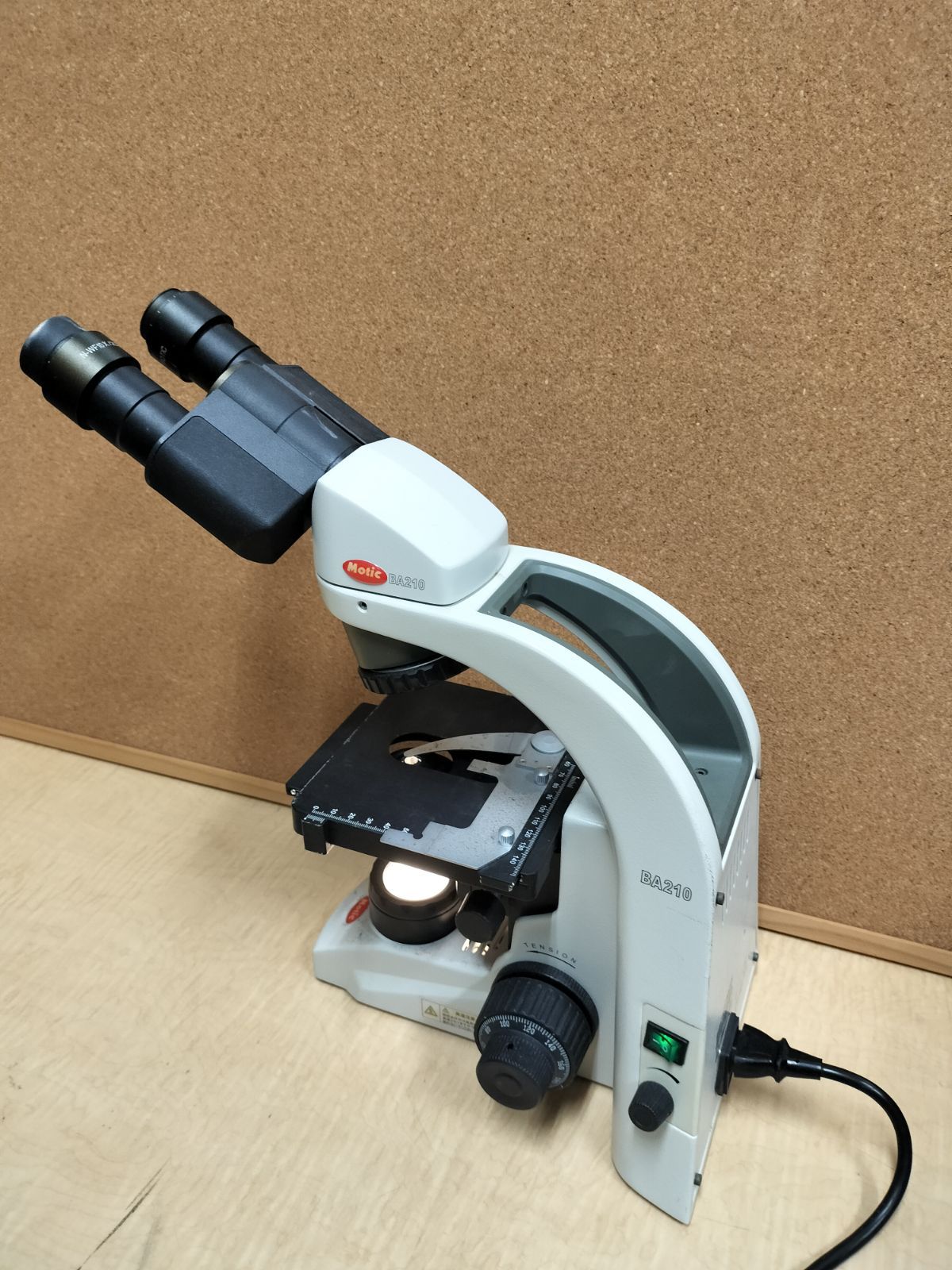 Motic Model BA 210 光学顕微鏡 三眼 生物 顕微鏡