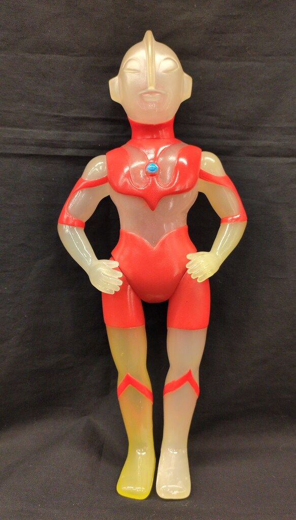 マルサン ウルトラマン450 クリアホワイト成型/金目 - メルカリ