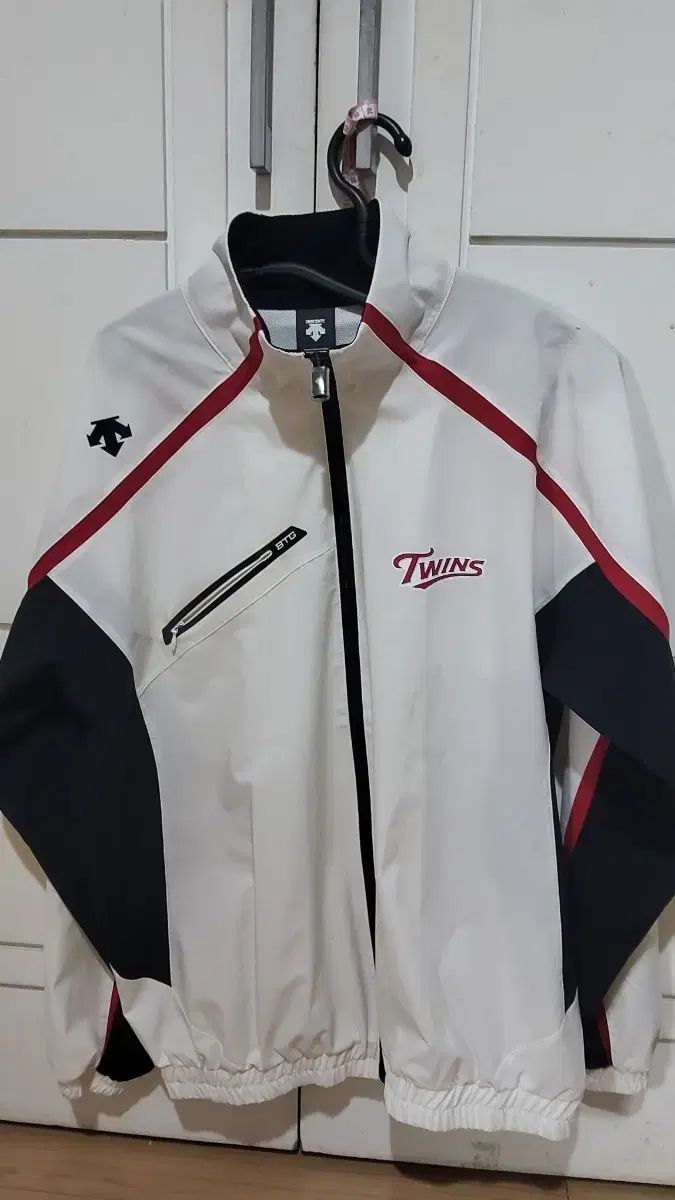 LG TWINS ウィンドブレーカー