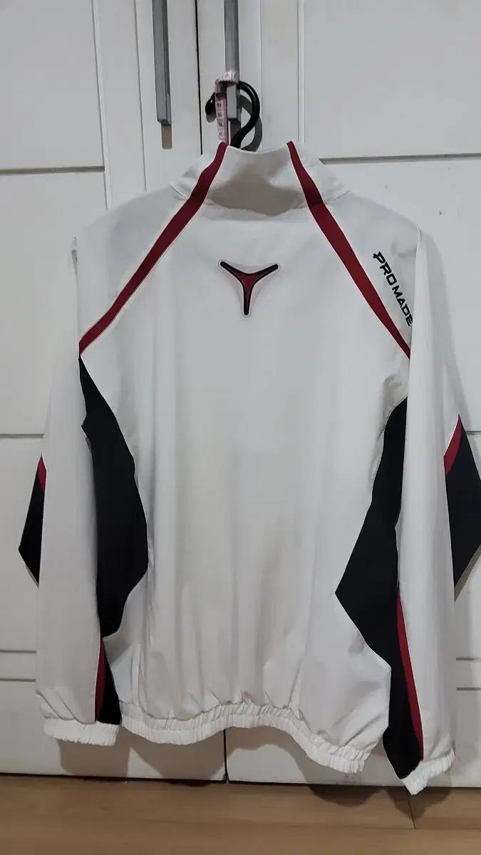 LG TWINS ウィンドブレーカー