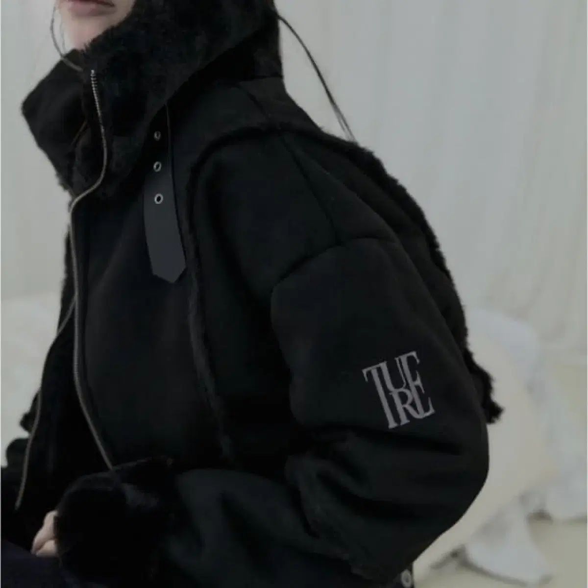 カリナ着用 OF ovture ファー クロップド ムートン ブラック