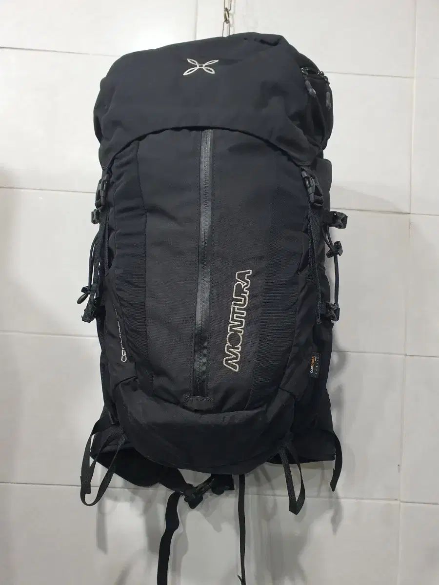 MONTURA モンチュラ チェルビーノ 28 L 登山リュックサック