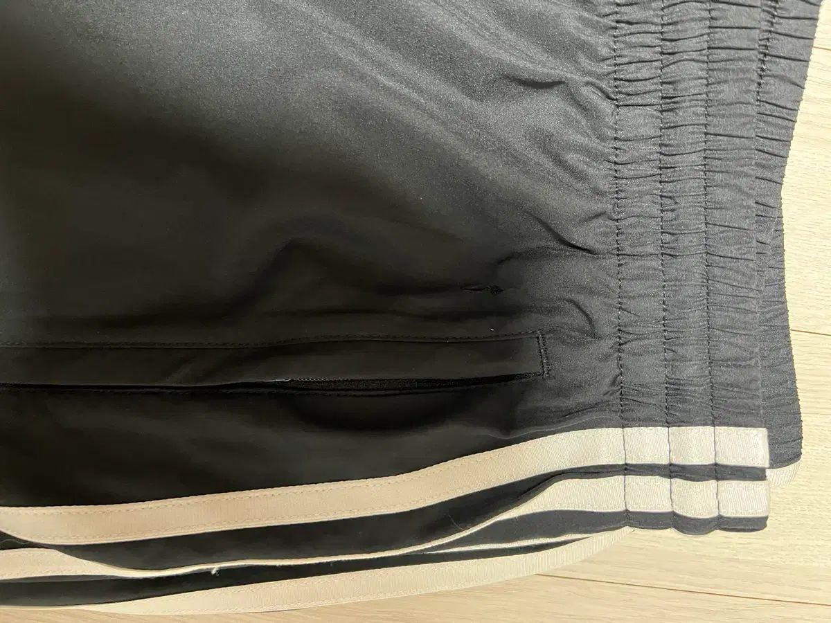 アディダス アディレニウム オーバーサイズ トラックパンツ L