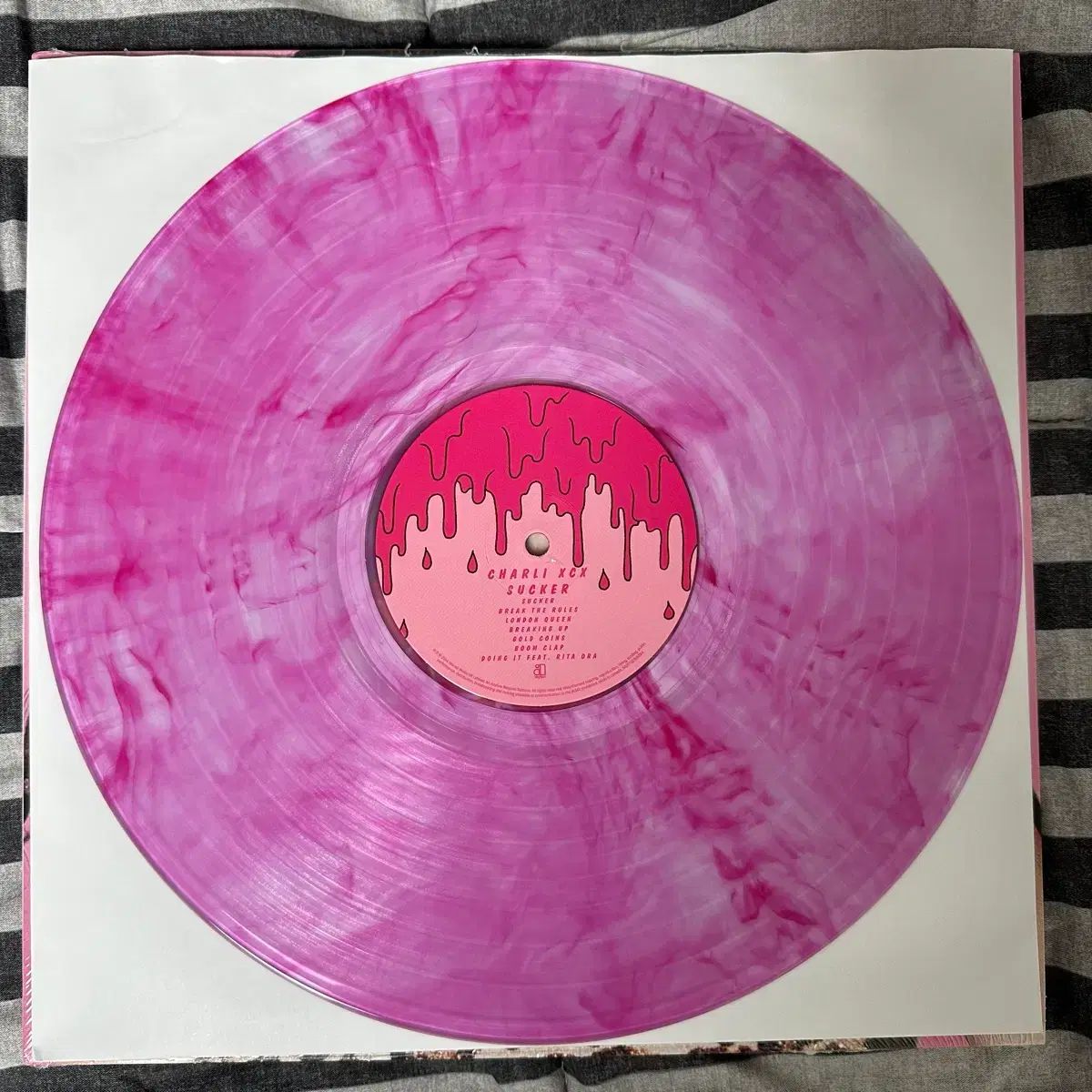 チャーリー XCX Charli Sucker 盤