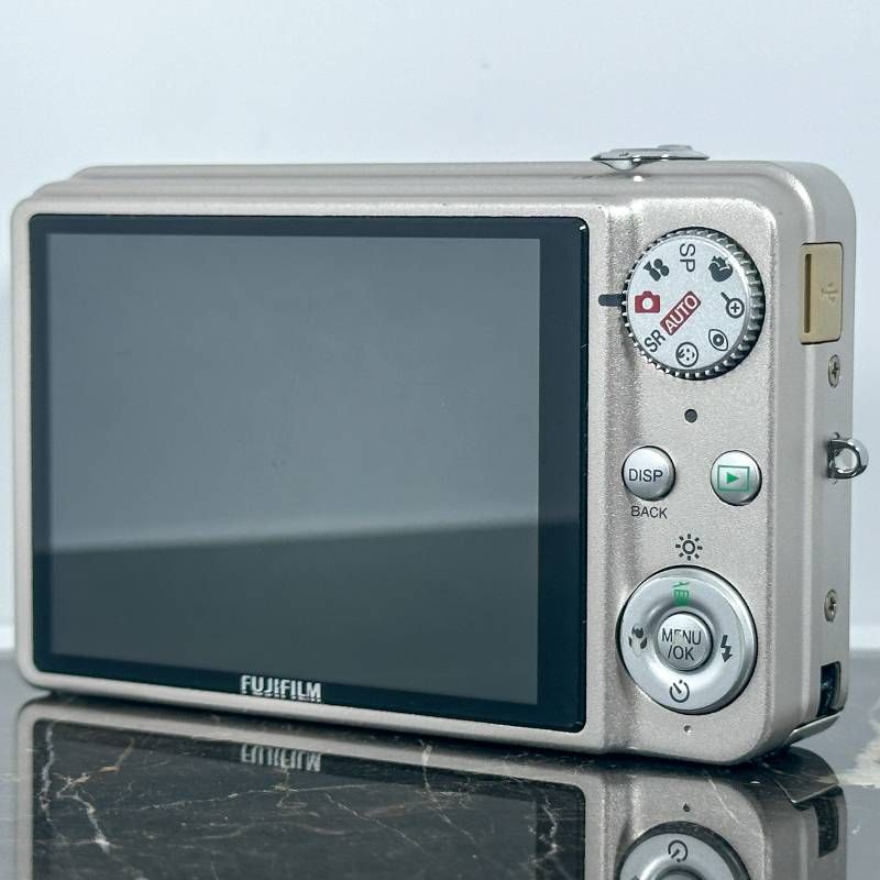 【美品】FUJIFILM FINEPIX J250 シルバー　コンデジ◯ 中古】FUJIFILM 富士フイルム FinePix JZ250 シルバー コンパクト