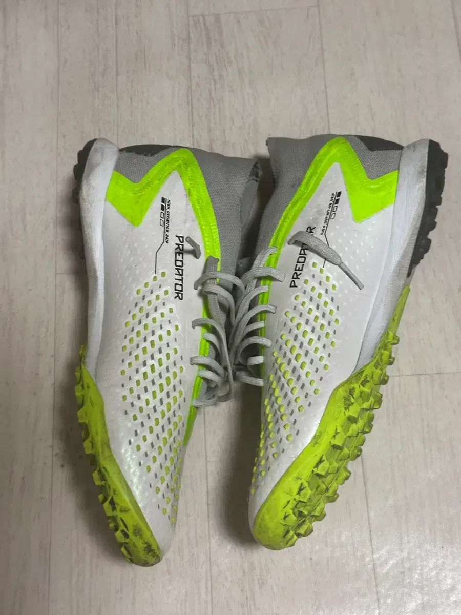 アディダス プレデター エキュラシー 1 TF