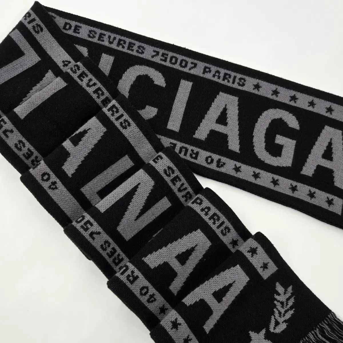 バレンシアガ ロゴ マフラー