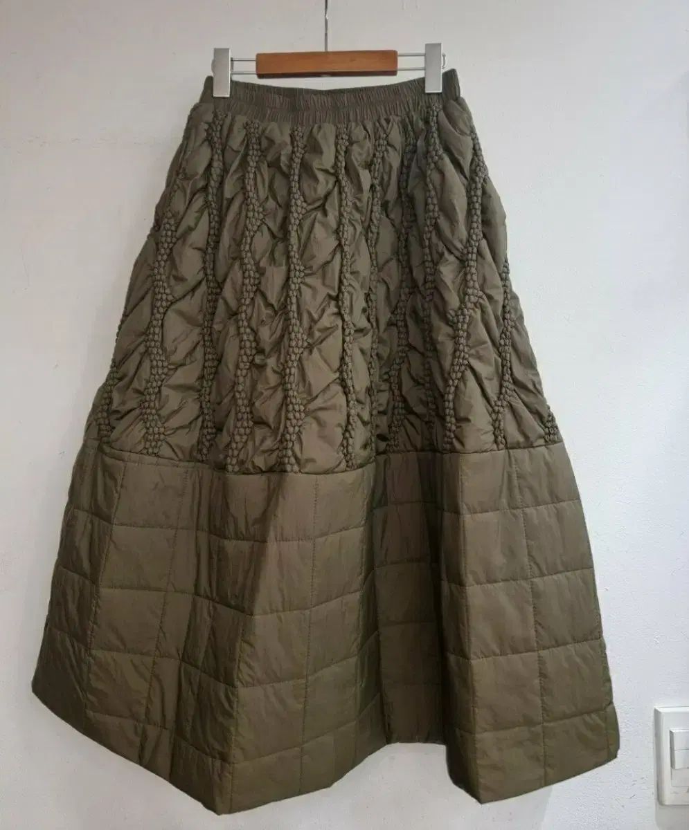 最新ブランドデザイン ベスト ケーブル編み キルティング ダウン