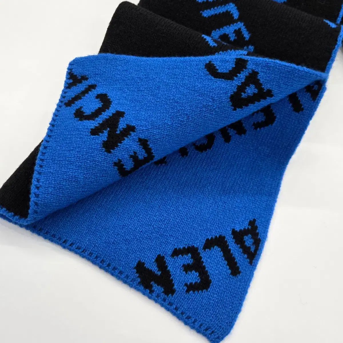 マルチロゴ マフラー