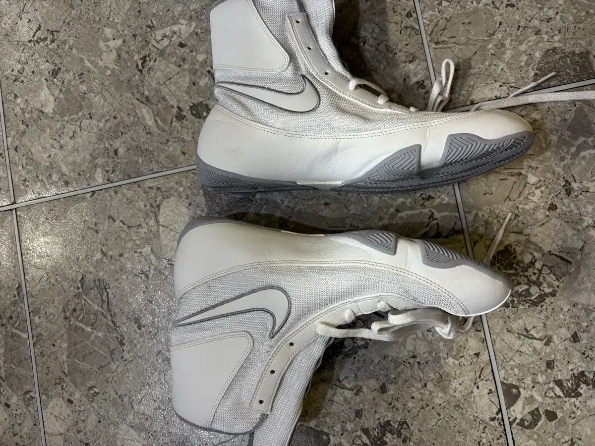 ナイキ ボクシング シューズ マチョマイ2 2 321819-110 白 グレー 275