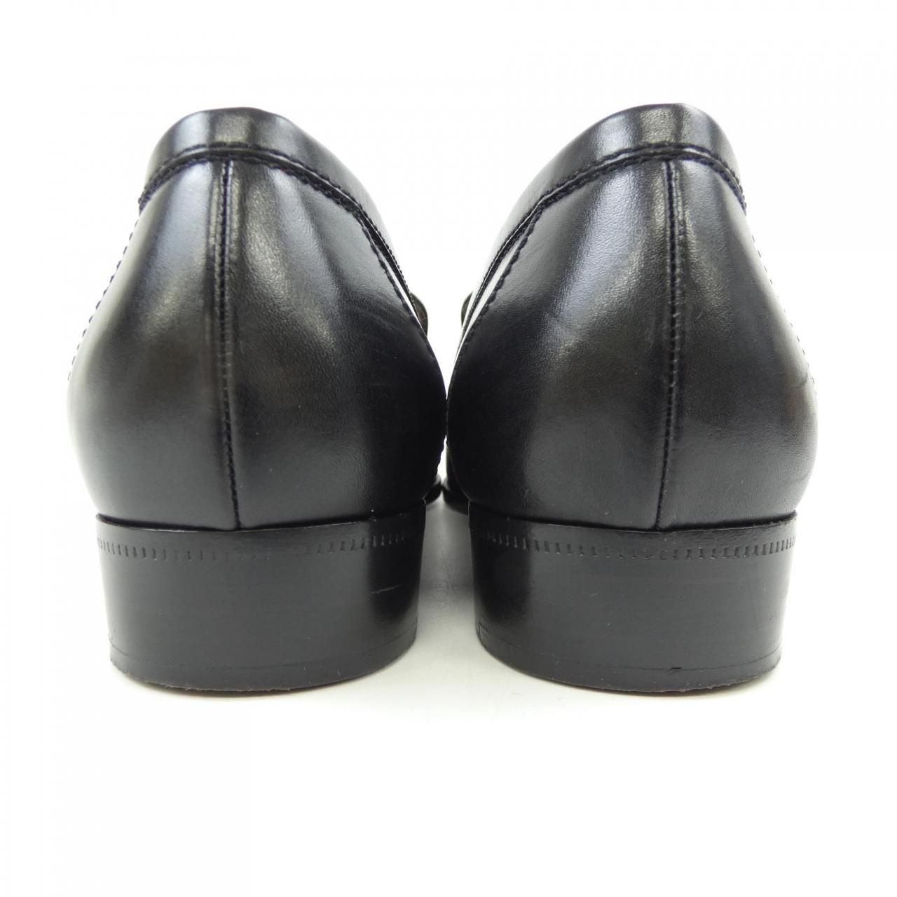 新品未使用 レア ヴィンテージ エルメス フラットシューズ ヴィンテージ】エルメス HERMES フラットシューズ - メルカリ