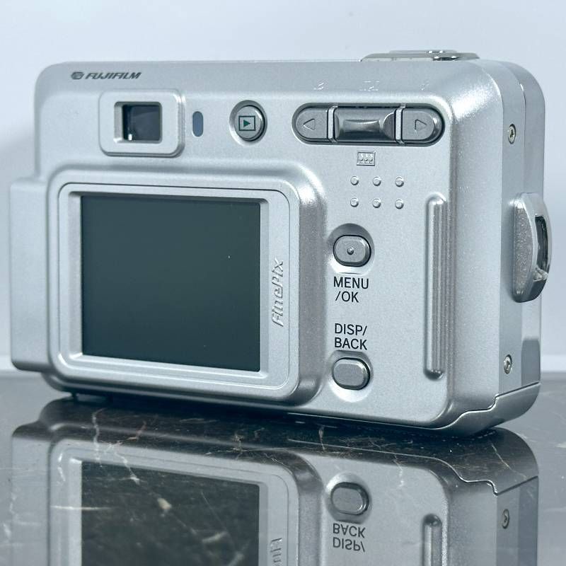 美品】Fujifilm 富士フイルム FinePix A500 単三電池対応 510万画素