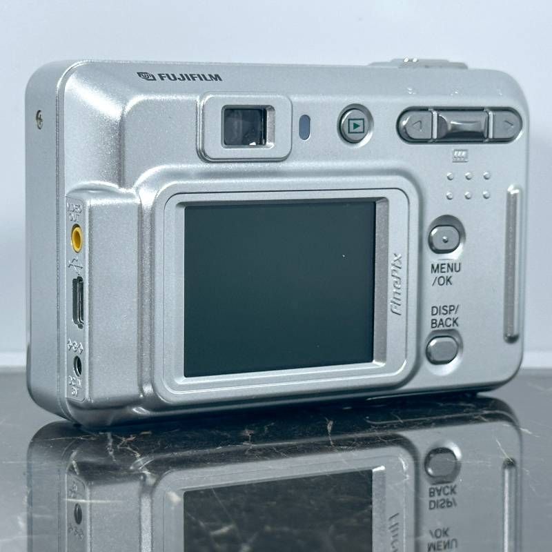 美品】Fujifilm 富士フイルム FinePix A500 単三電池対応 510万画素