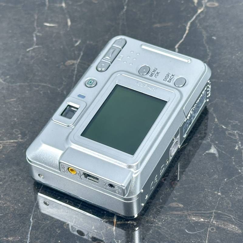【完動品】Fujifilm FinePix A500 コンデジ デジカメ 単3 美品】Fujifilm 富士フイルム FinePix A500 単三電池対応 510万画素