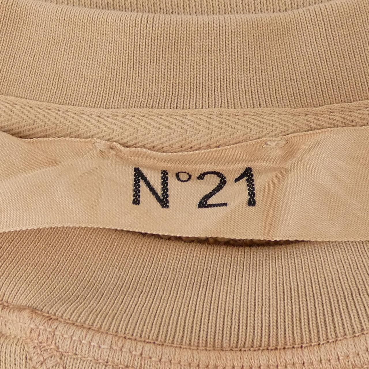 ヌメロヴェントゥーノ N°21