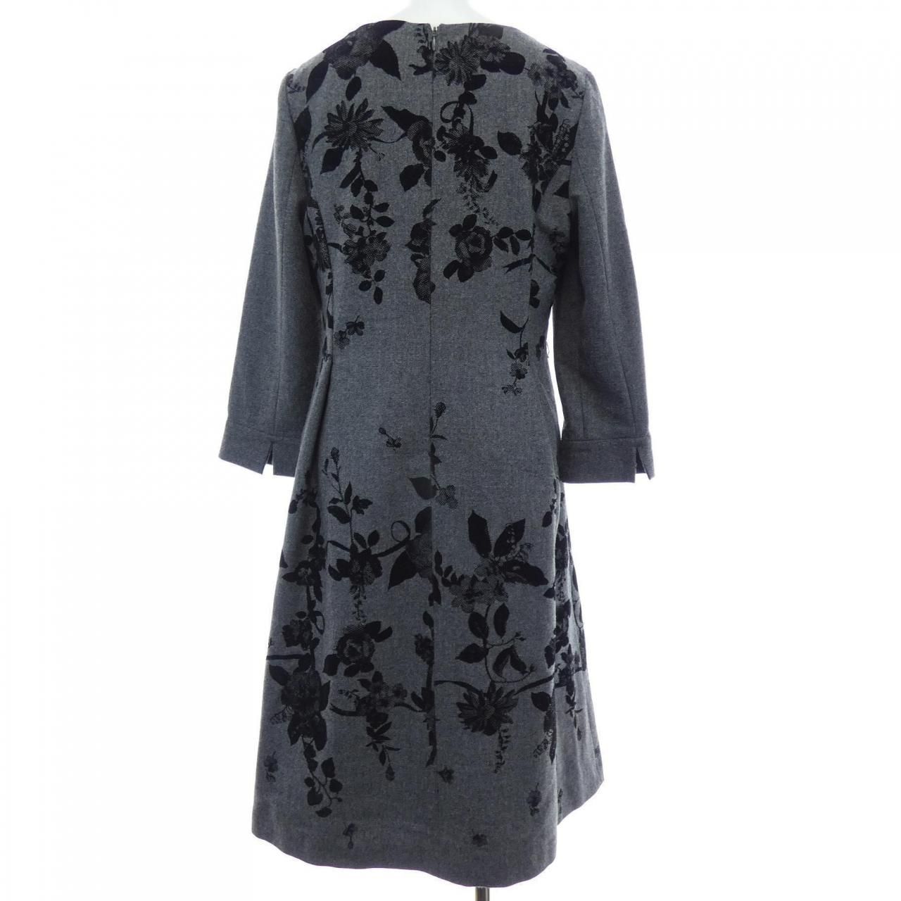 まるち✧✧AUSTIN REED✧オースチンリード　刺繍ワンピース オースチンリード AUSTIN REED ワンピース - メルカリ