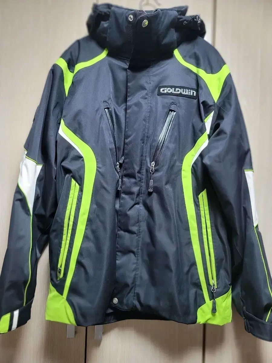 Goldwin ウィンドブレーカー GOLDWIN ブラック/ライム色 ウィンドブレーカー ジャケット - メルカリ