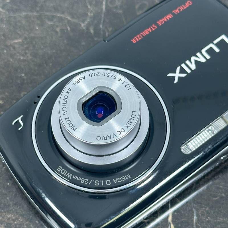 コンパクトデジタルカメラ