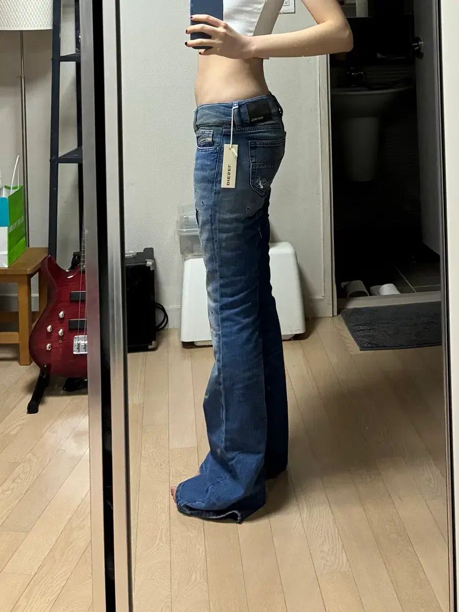 DIESEL ディーゼル グランジ ダメージ フ ブーツカット デニム