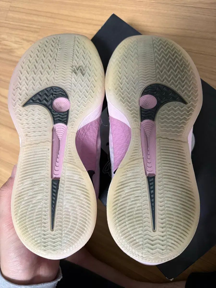 ナイキ サブリナ