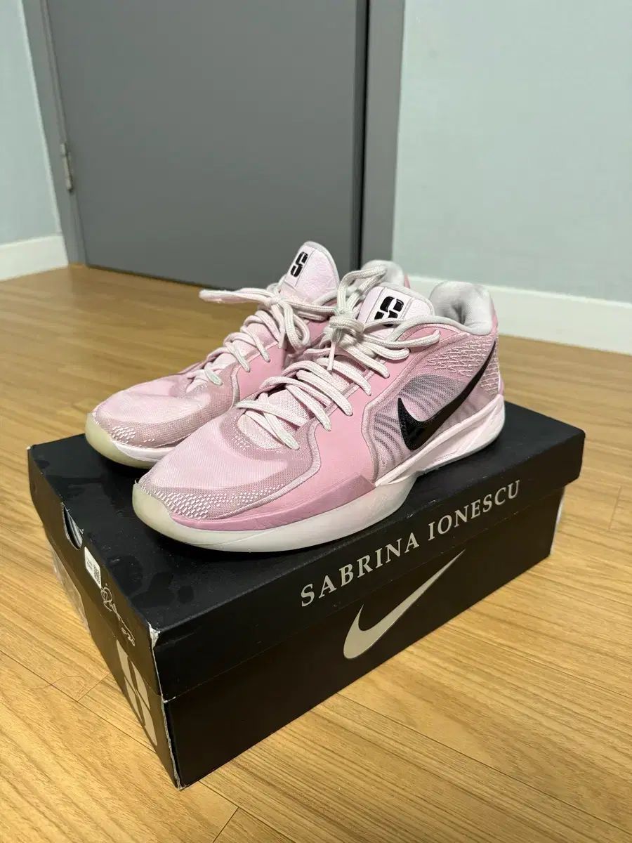 ナイキ サブリナ 2 ピンクフォーム 275