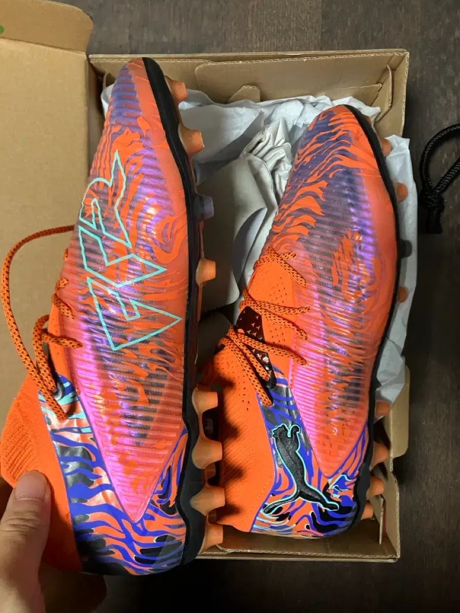 260 プーマ Future 8 ULTIMATE MG