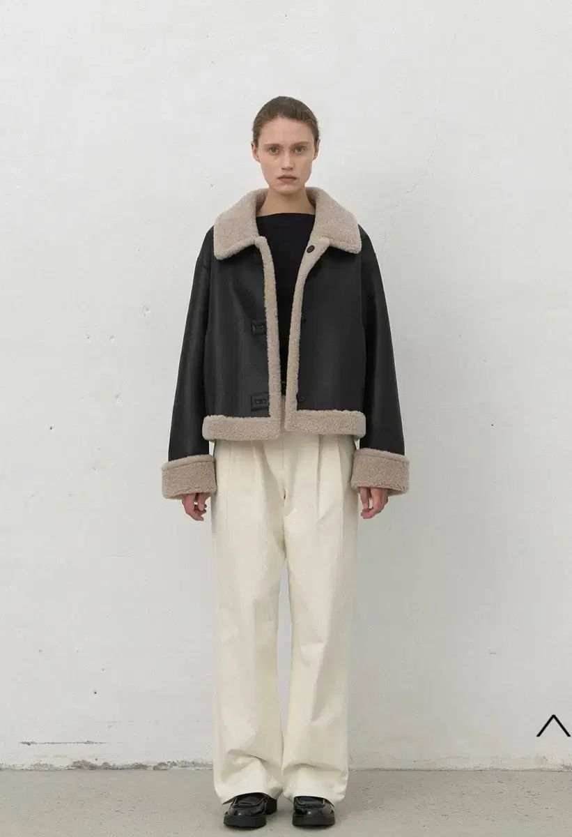 アトリエナイン リー リバーシブル ムートン ショート ジャケット ブラック